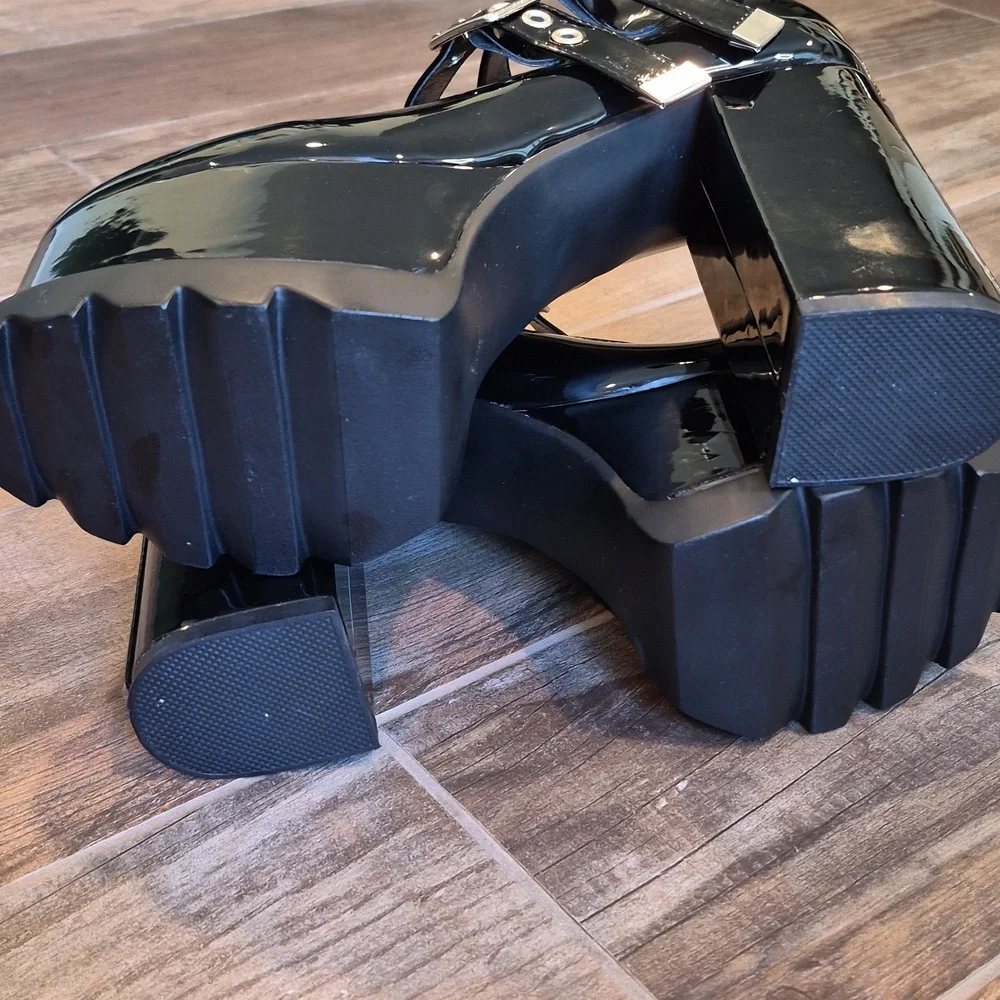 7.5/8 Lamoda Black Onyx Vegan Patent Leather How Ironic Platform Mary Jane Heels
